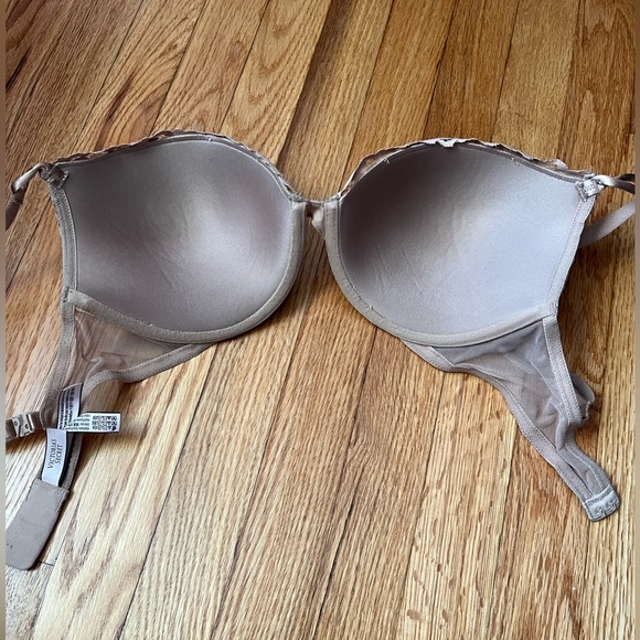 Victoria’s Secret Lace Push-Up Bra 34DD - Picture 2 of 7